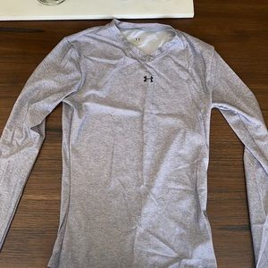 Long sleeve grey under armour shirt